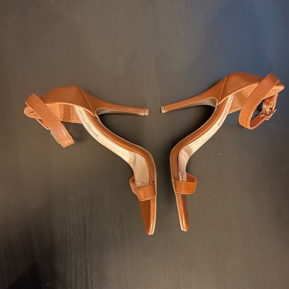 Camel Strap Ankle Pumps High Heels - Picture 4 of 9
